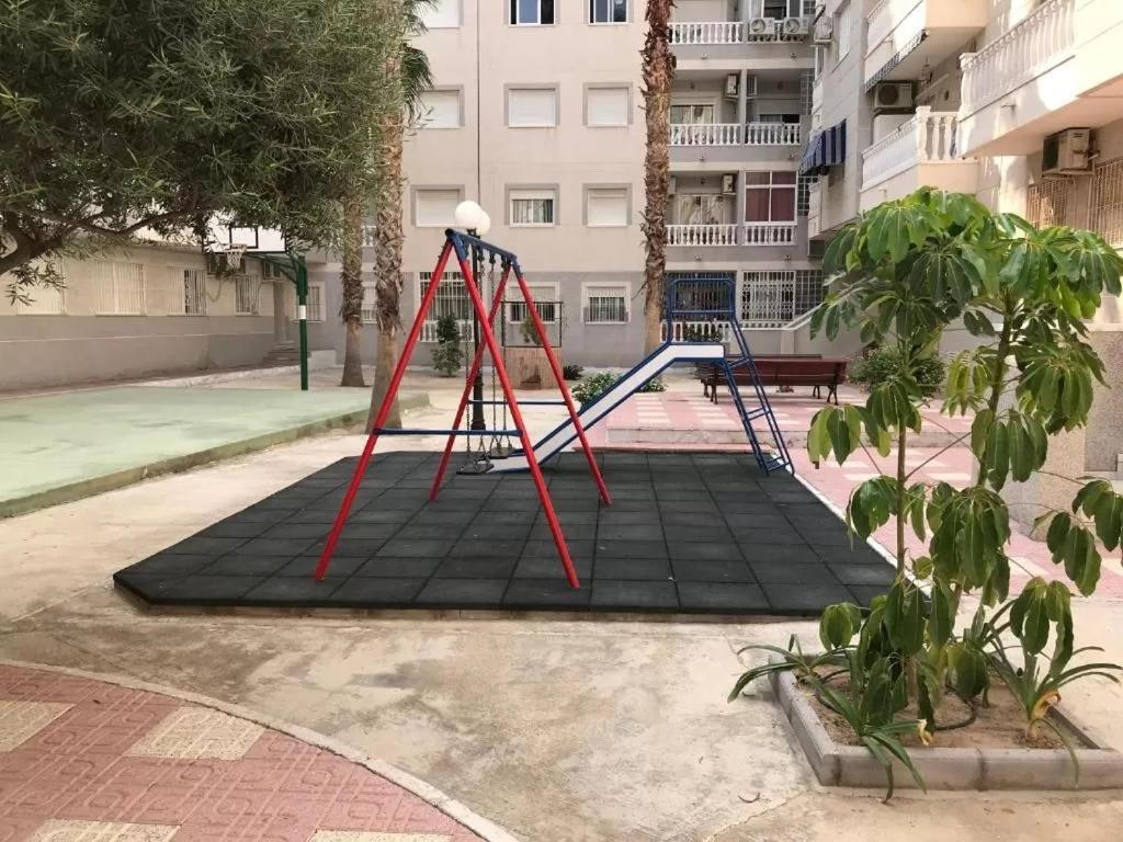 Mila Sloneczny Apartament W Torrevieja Centrum Esterno foto